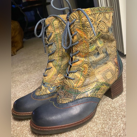 L'artiste Shoes - L’Artiste Spring Step Artsy Leather Boots